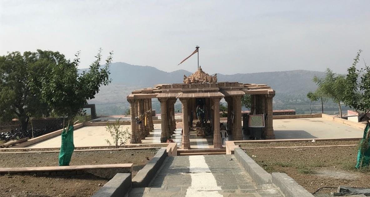 Palitana temple pavilion overlooking the open mountain valley